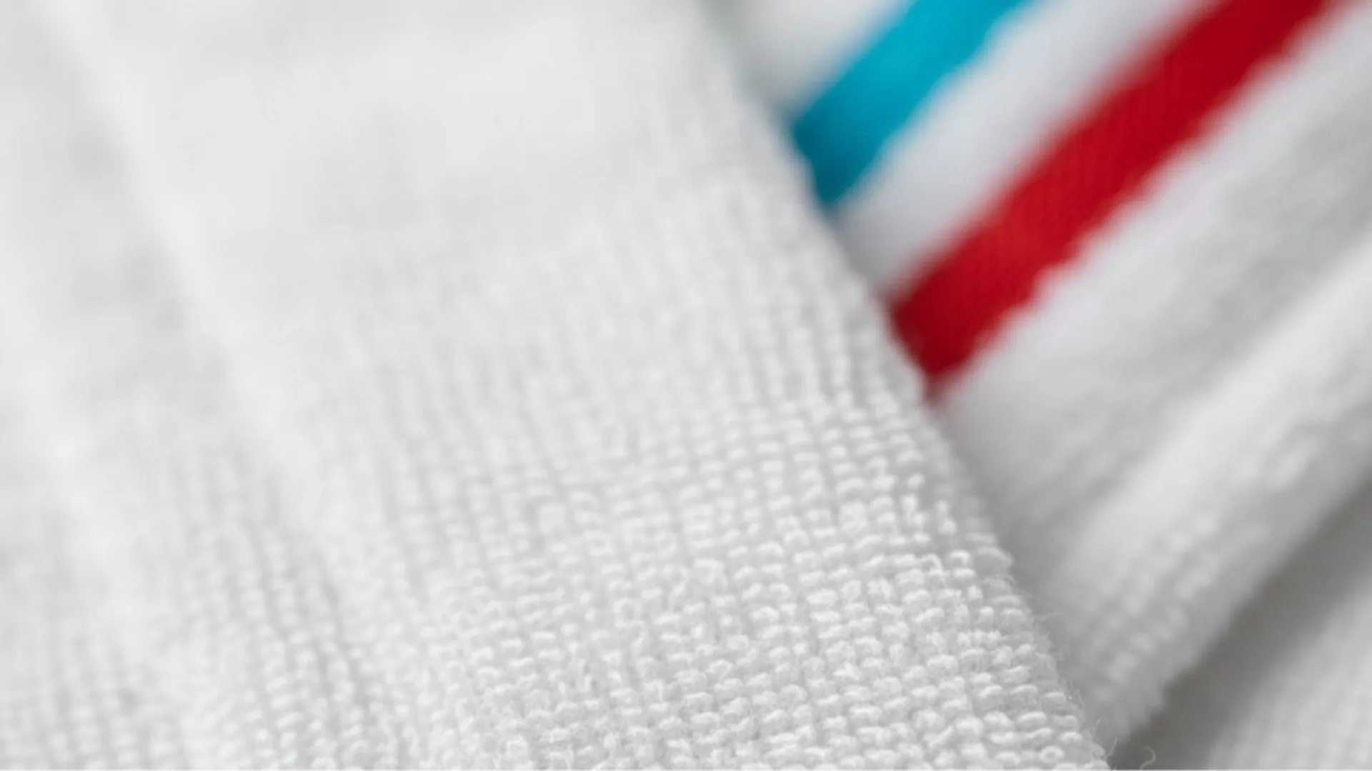 Spa ve Kuaförlerde Tekstil Yumuşaklığı Nasıl Korunur?